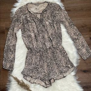 Guess Women’s Pants & Jumpsuits Snake Print Romper Animal Print New Without Tag